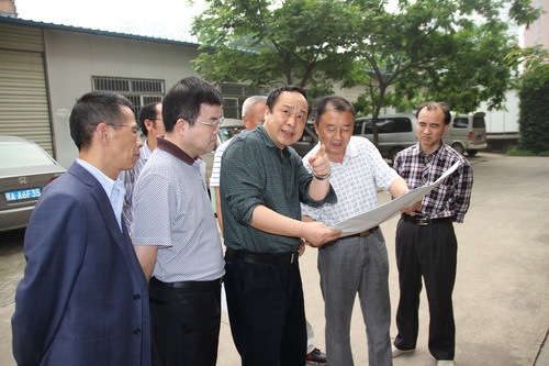 局长许建国来我院调研实训平台建设和东区教学楼改造工作 - 湖北财税